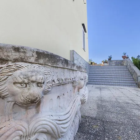Ferrara ヴィラ